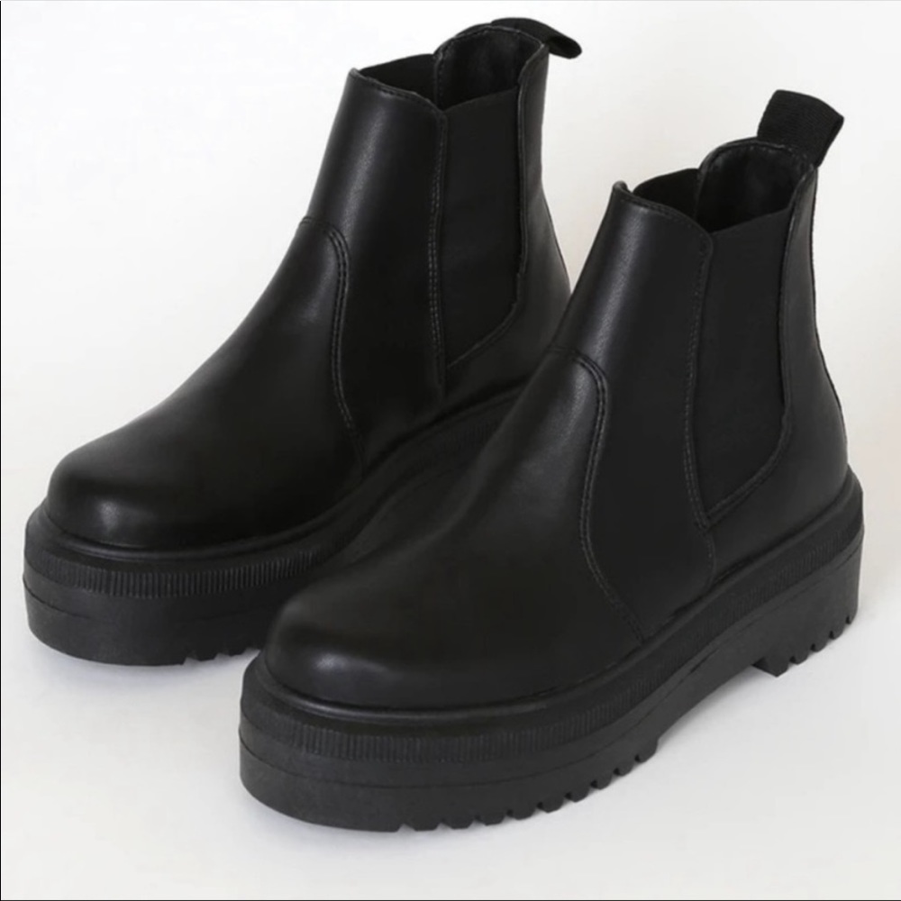 Steve Madden Yardley Black Platform Leather Ankle Boots, Size 6.5